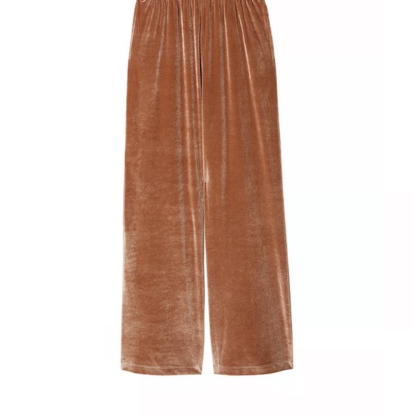 Victoria’s Secret PINK embellished sweat suits in three different colors - Picture 10 of 11